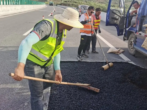 瀝青路面修補(bǔ)價(jià)格 杭州道路修補(bǔ).jpg